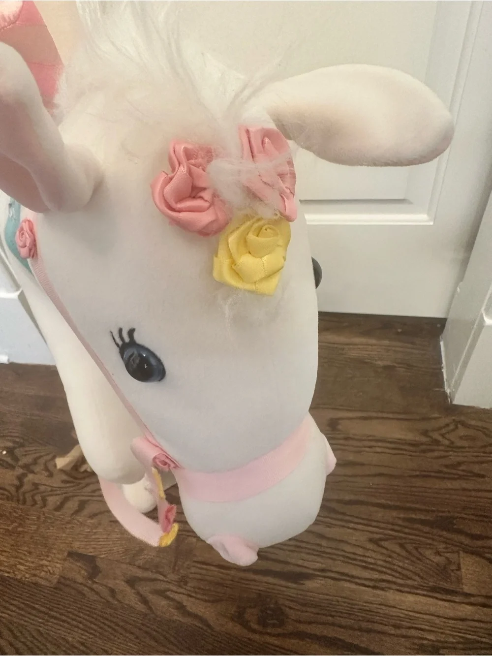 Plush White Carousel Horse Ride-On In Costume Halloween Size 3-7 Years NEW